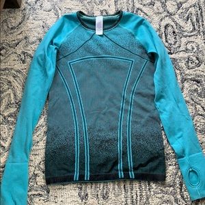 IVIVVA kids athletic blue shirt